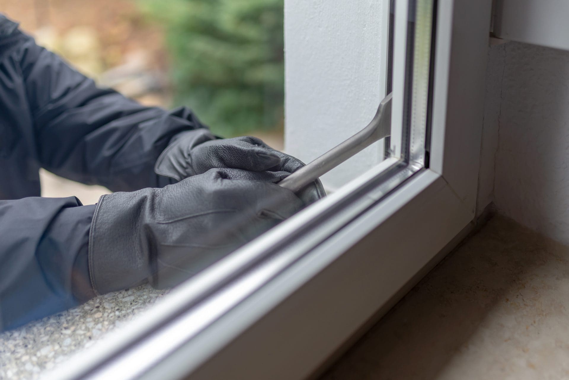 Einbruchschaden Reparatur von Fenster und Türen nach Einbruch