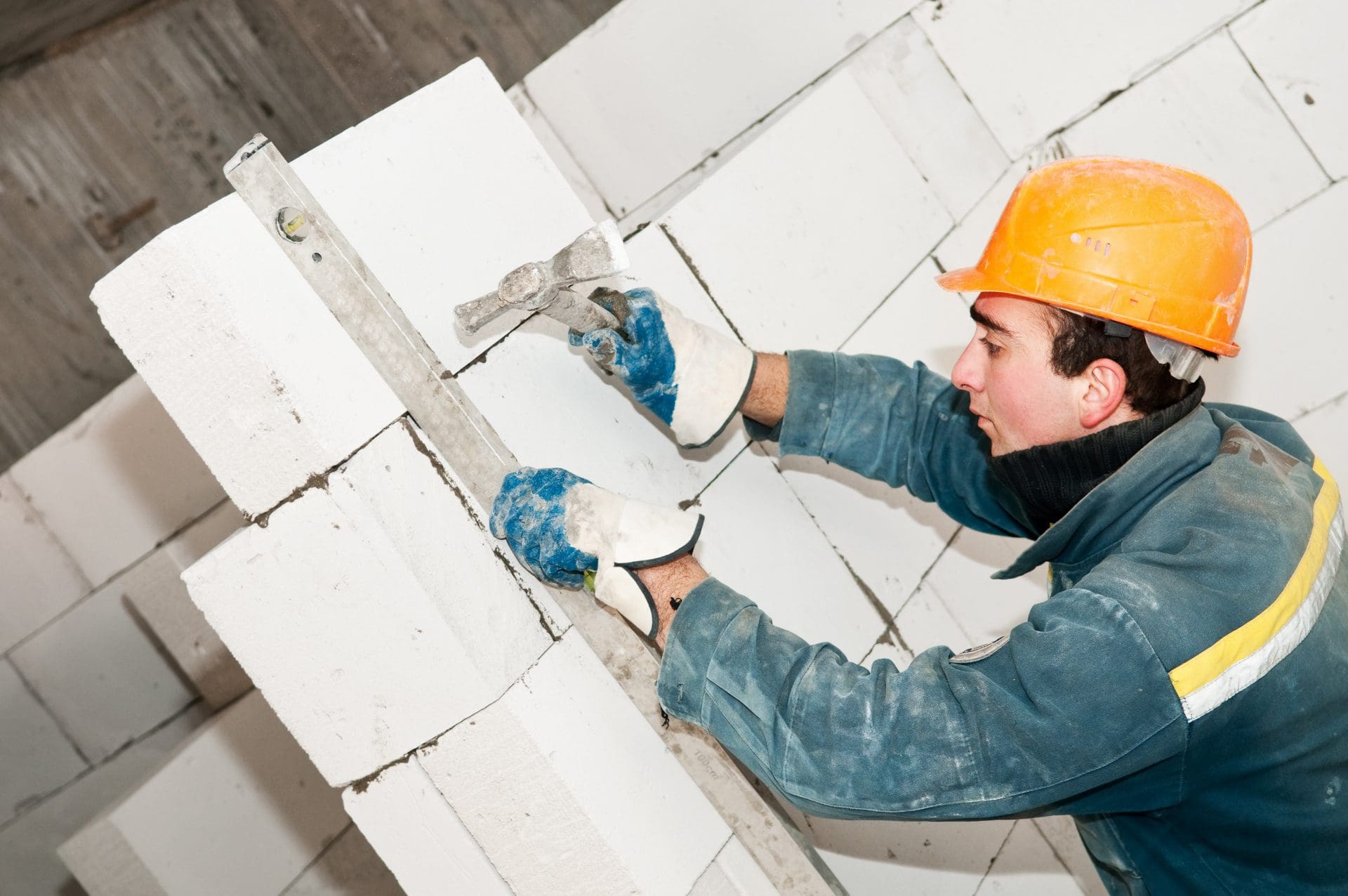 Hausbau | Pfusch ist vom Laien nicht immer zuverlässig zu erkennen, und viele Bauherren sind ja auch nur sporadisch auf der Baustelle präsent. (© Kadmy / stock.adobe.com) Hausbau | Pfusch ist vom Laien nicht immer zuverlässig zu erkennen, und viele Bauherren sind ja auch nur sporadisch auf der Baustelle präsent. (© Kadmy / stock.adobe.com)