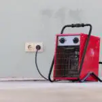 Heizgerät mieten zur Trocknung nach Wasserschaden (© michaklootwijk / stock.adobe.com)