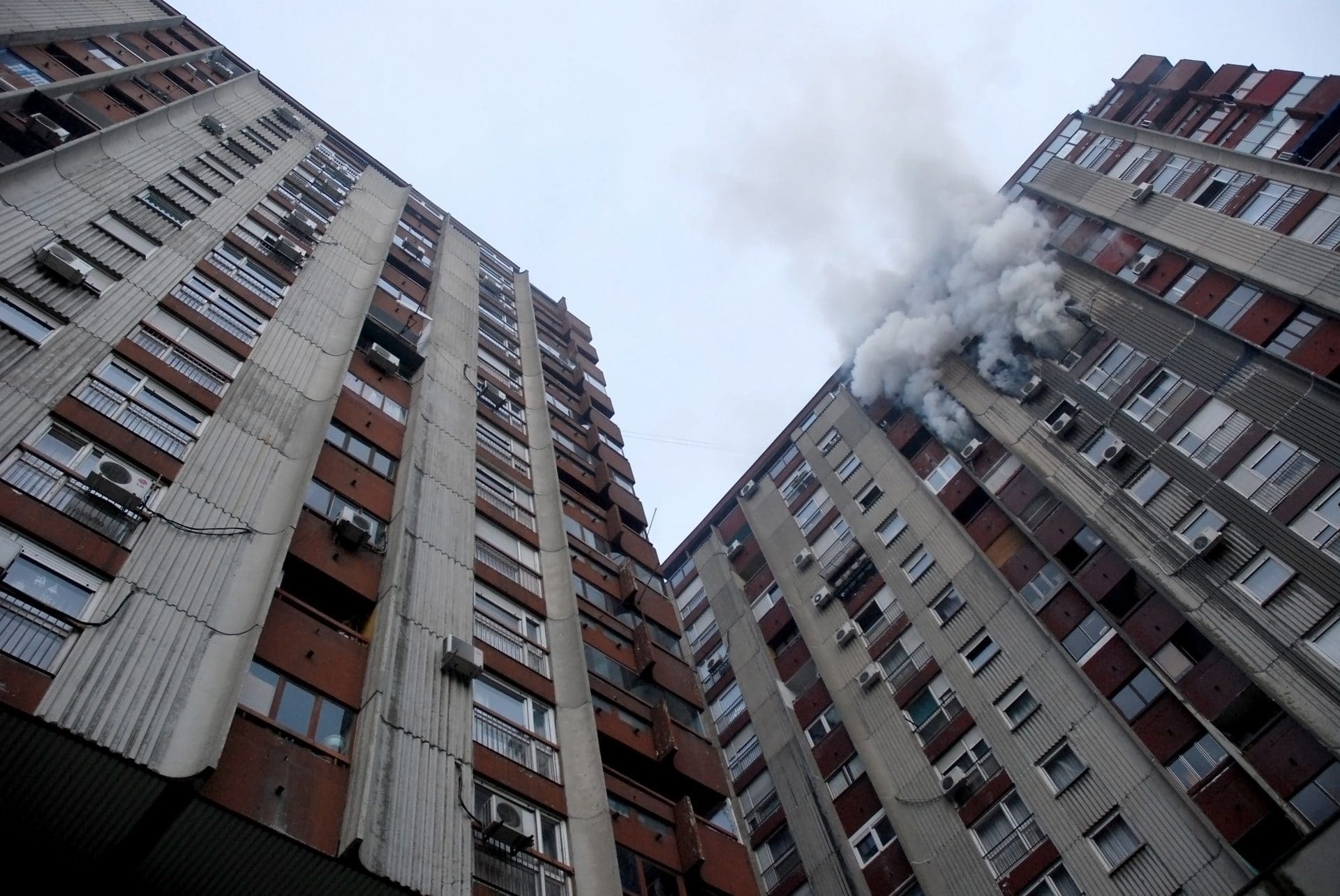 Hochhausbrand (© miketa15 / stock.adobe.com)